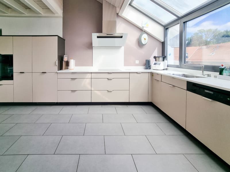 Appartement duplex lumineux avec balcon dans un cadre résidentiel privilégié (4)