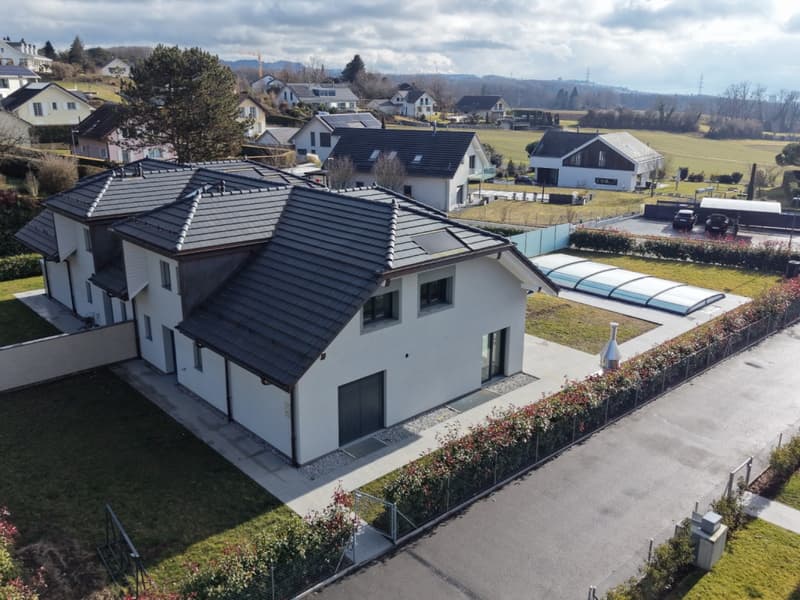 Villa contemporaine avec vue sur le lac, piscine et prestations d'exception (2)