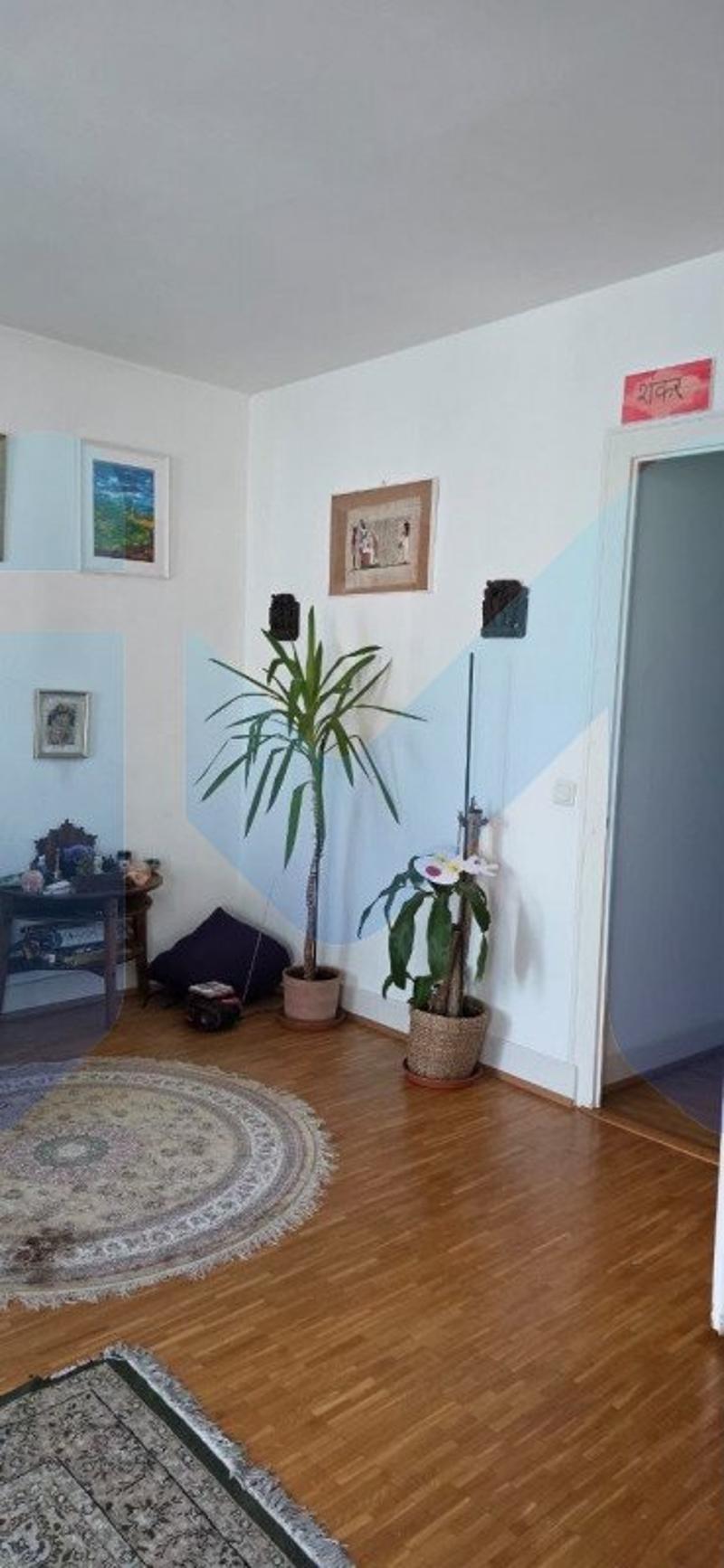 Appartement de 4 pièces au 3ème étage situé à Carouge 1227 (2)