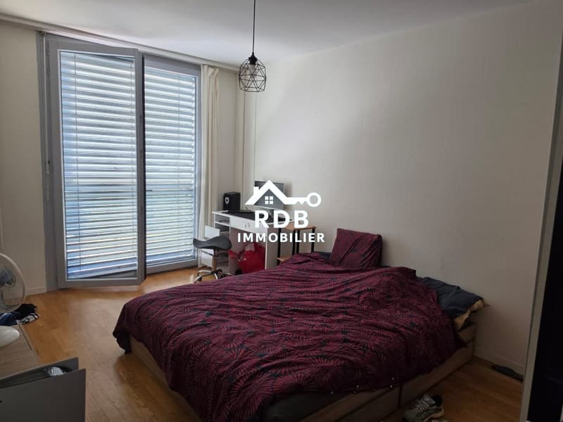 Appartement de 5 pièces au 2ème étage situé à Grand-Saconnex 1218 (4)