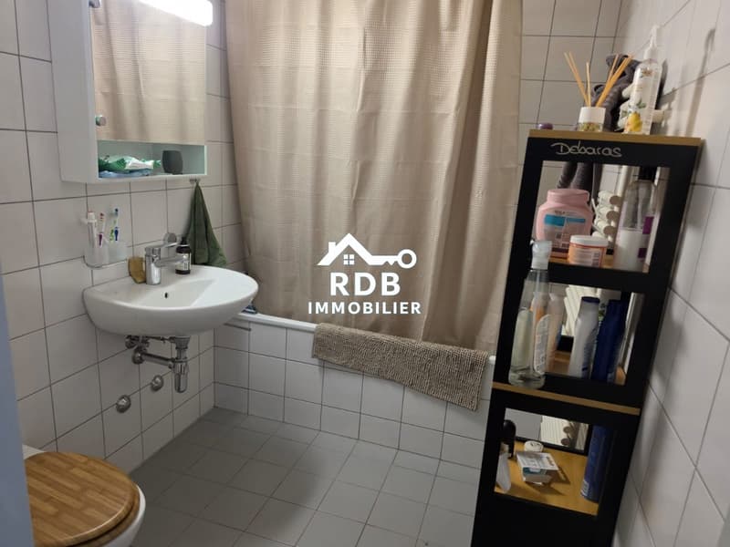 Appartement de 5 pièces au 2ème étage situé à Grand-Saconnex 1218 (7)