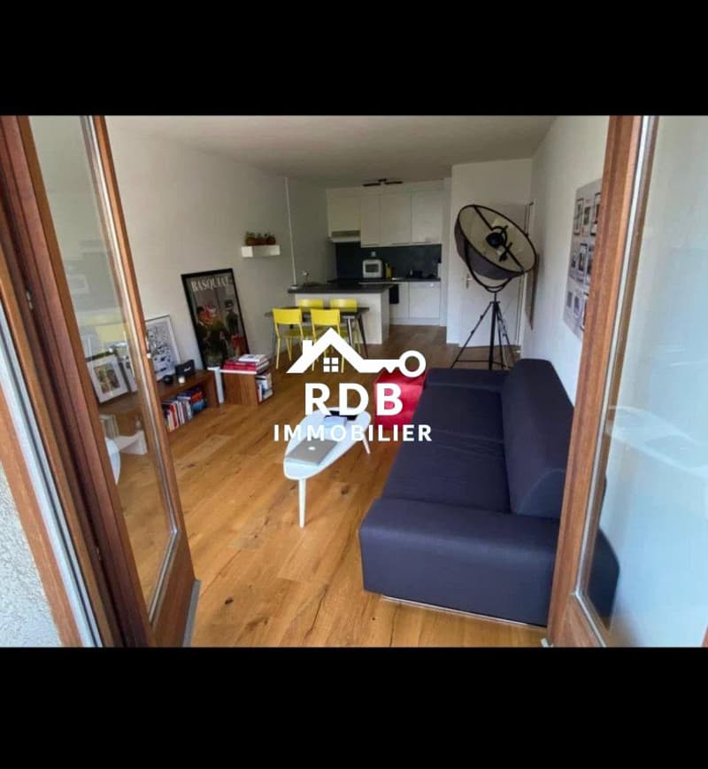 Appartement de 2,5 pièces au 2ème étage situé à Genève 1206 (2)