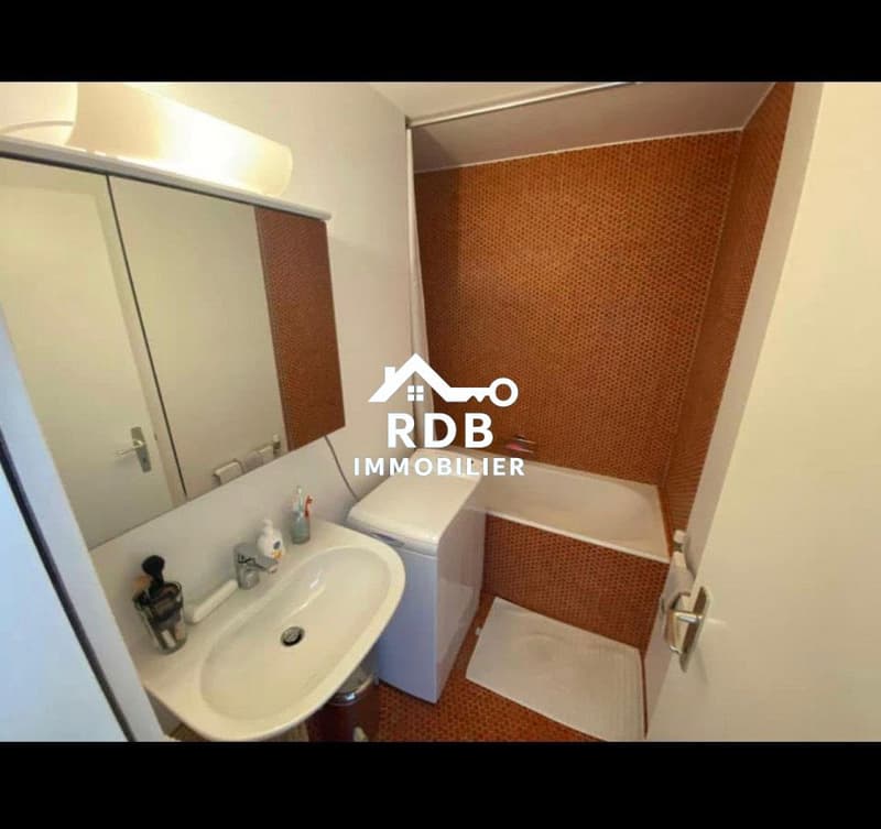 Appartement de 2,5 pièces au 2ème étage situé à Genève 1206 (8)