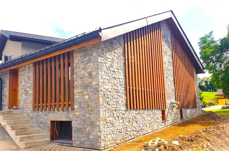 MAISON DE CHARME ÉCOLOGIQUE NEUVE AVEC JARDIN, PARKINGS ET BELLE VUE (1)