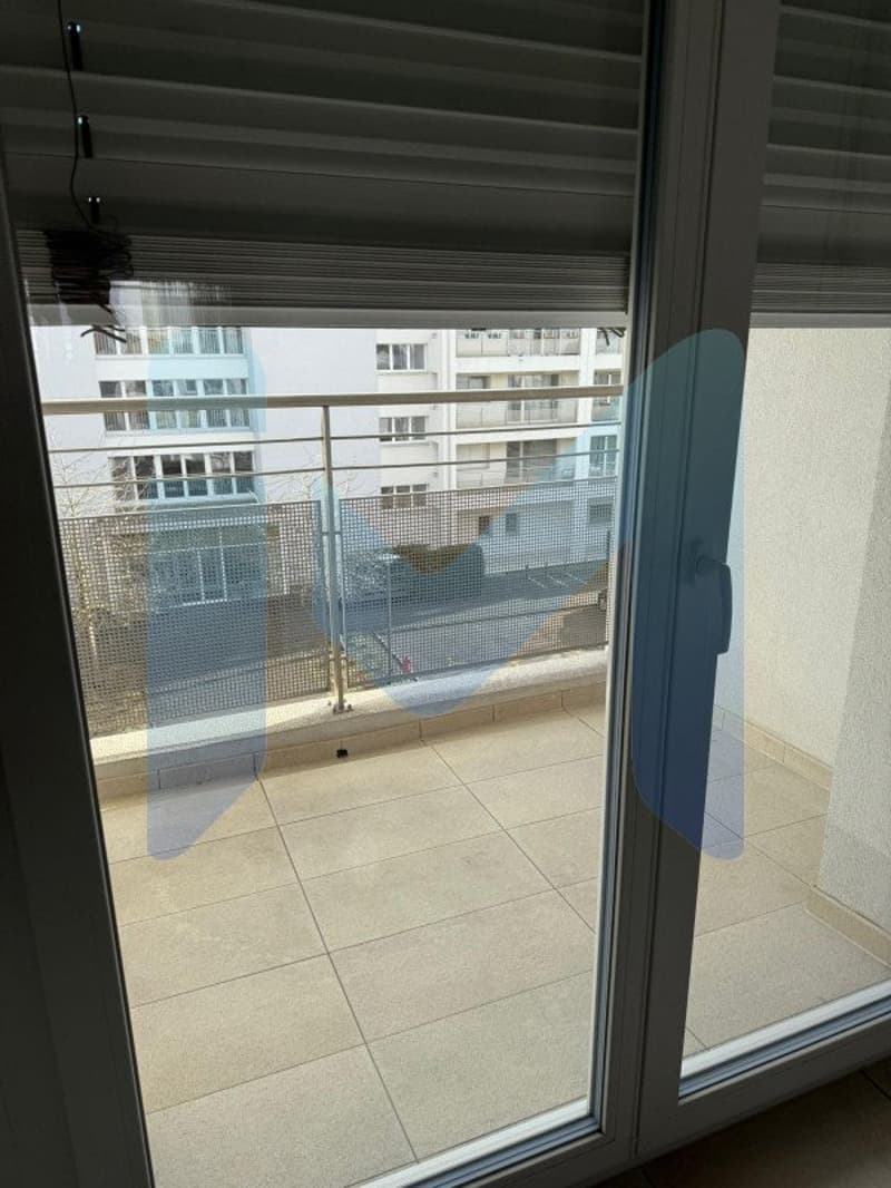 Appartement de 5,5 pièces au 3ème étage situé à Thônex 1226 (10)