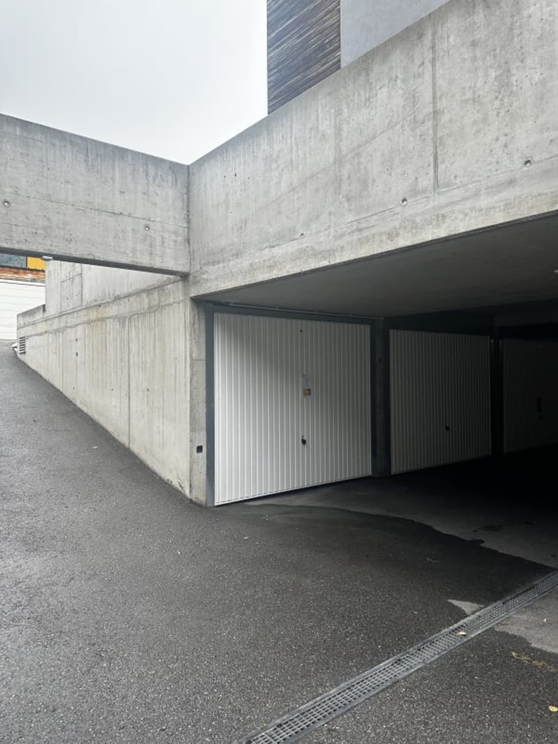 Garage box sur Martigny, à saisir. (1)