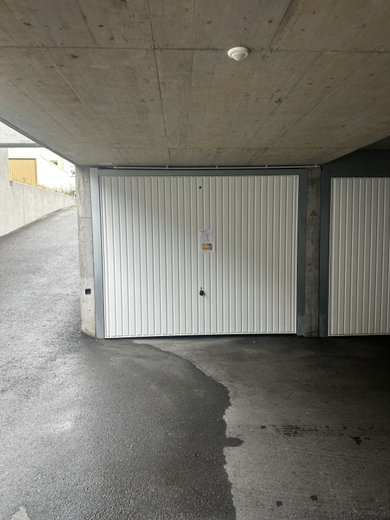 Garage box sur Martigny, à saisir. (2)