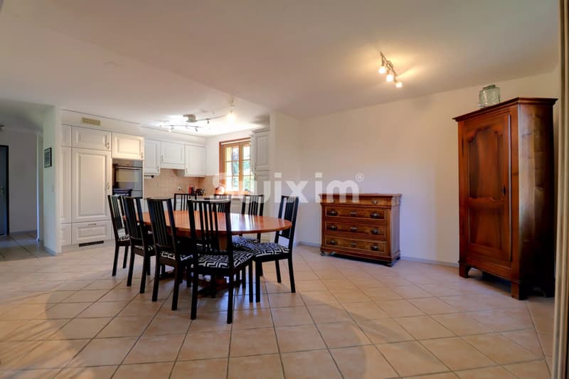 VILLA INDIVIDUELLE. 900 M² D'ÉCRIN DE VERDURE À CHÂTILLENS (4)