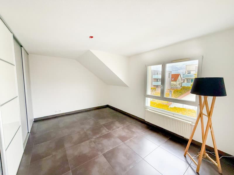 En France, Village-Neuf : L'Appartement 4 Pièces Premium aux Prestations Uniques (3)