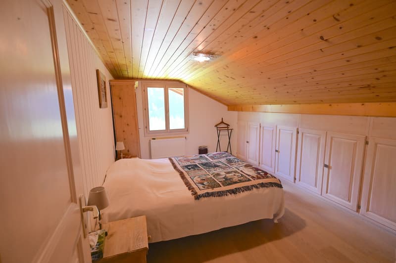 L'ETIVAZ - SUPERBE CHALET DE TROIS APPARTEMENTS (5)
