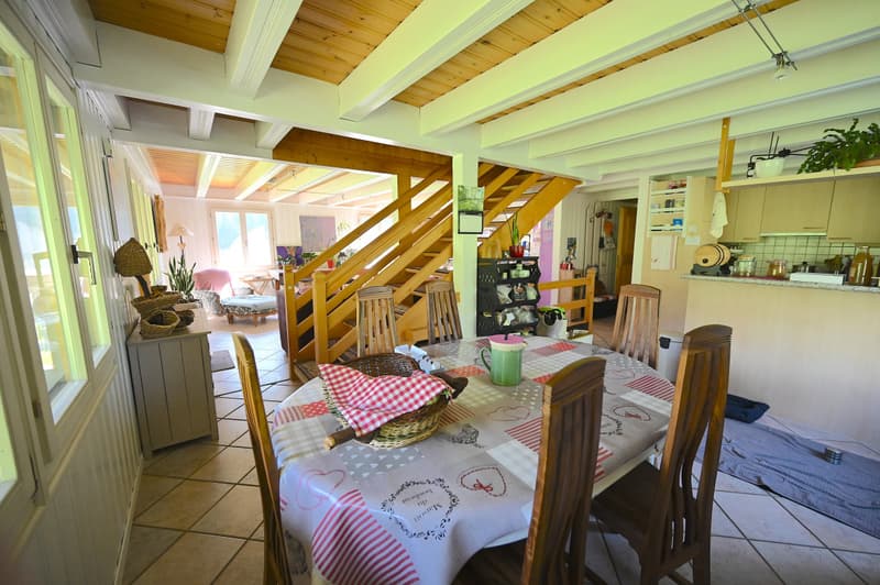 L'ETIVAZ - SUPERBE CHALET DE TROIS APPARTEMENTS (8)