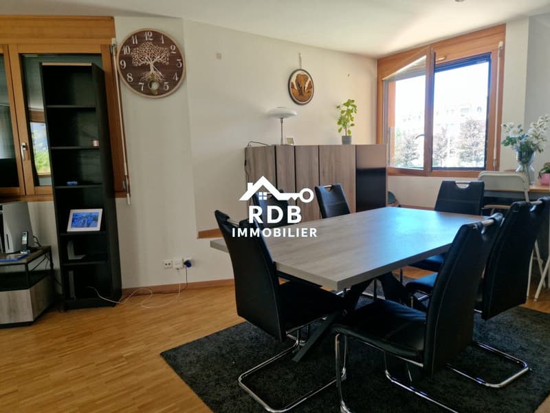 Appartement de 5 pièces au 1er étage situé à Le Grand-Saconnex 1218 (2)