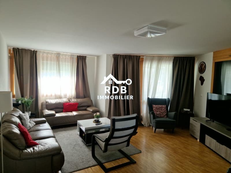 Appartement de 5 pièces au 1er étage situé à Le Grand-Saconnex 1218 (1)
