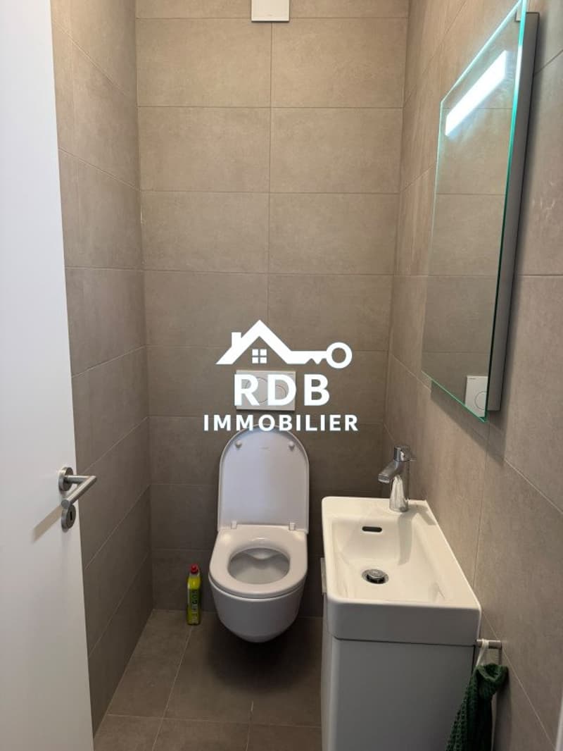 Appartement de 4 pièces au 2ème étage situé à Troinex 1256 (10)