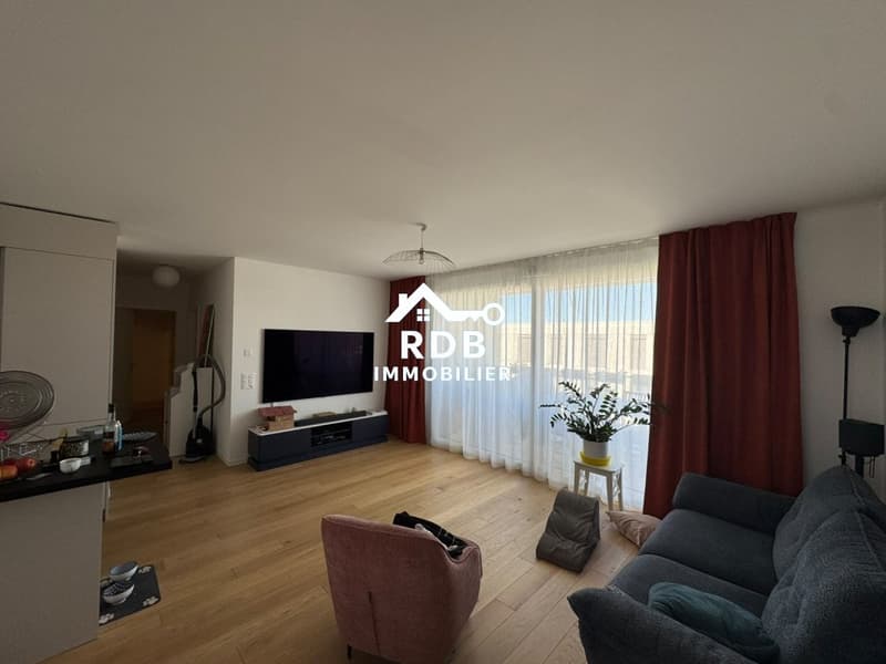 Appartement de 4 pièces au 2ème étage situé à Troinex 1256 (1)