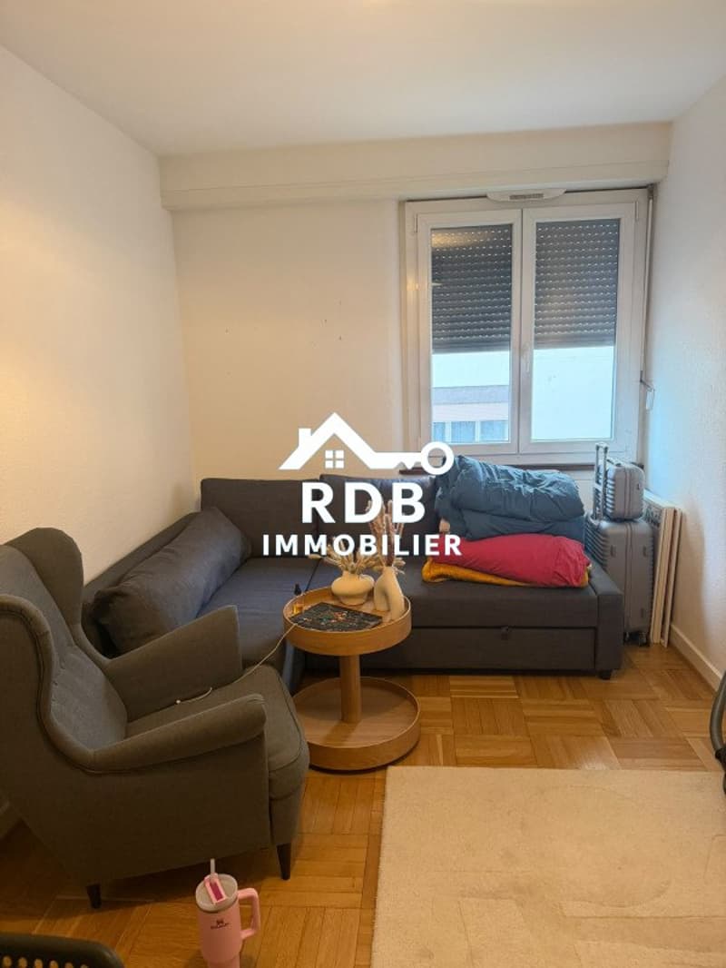 Appartement de 4 pièces au 1er étage situé à Acacias 1227 (2)