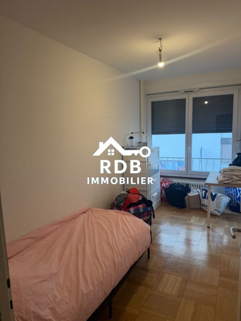 Appartement de 4 pièces au 1er étage situé à Acacias 1227 (8)