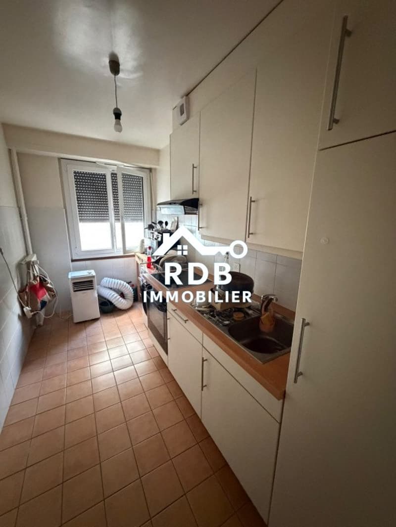 Appartement de 4 pièces au 1er étage situé à Acacias 1227 (4)