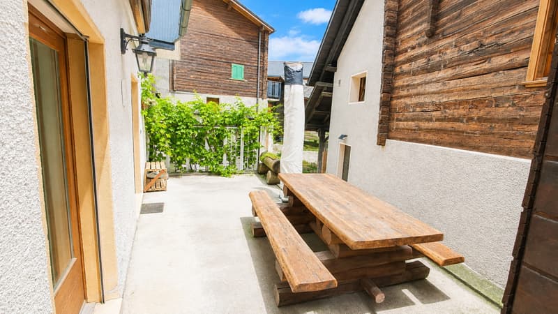 À louer - Superbe maison familiale de 6.5 pièces avec terrasse au coeur de Lens (13)