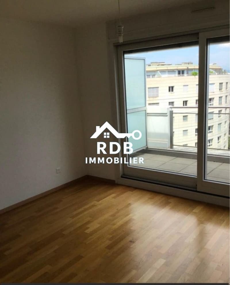 Appartement de 4,5 pièces au 6ème étage situé à Genève 1202 (2)