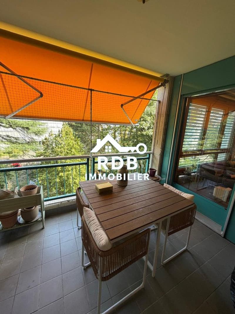 Appartement de 4 pièces au 3ème étage situé à Petit-Lancy 1213 avec parking (4)