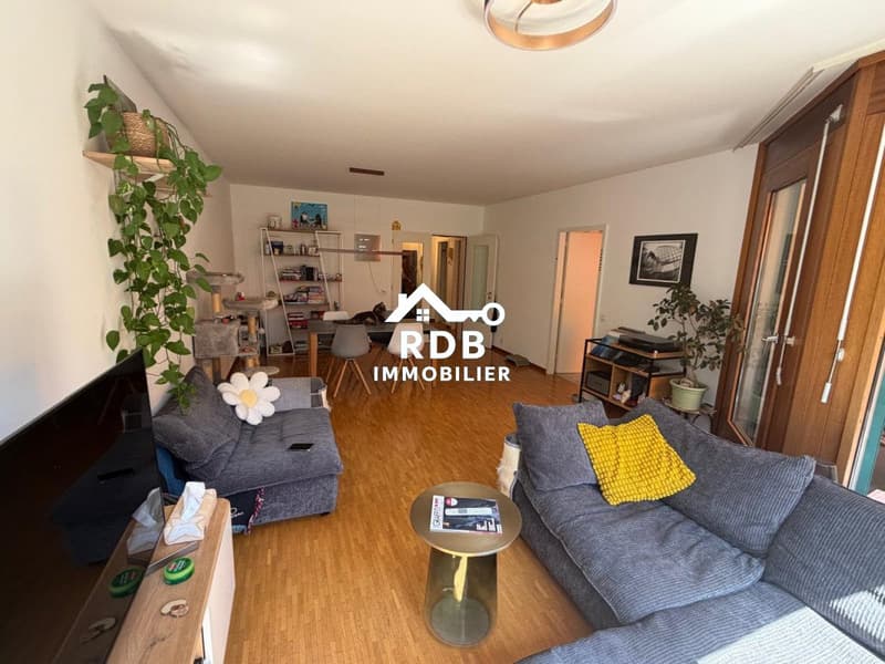 Appartement de 4 pièces au 3ème étage situé à Petit-Lancy 1213 avec parking (1)