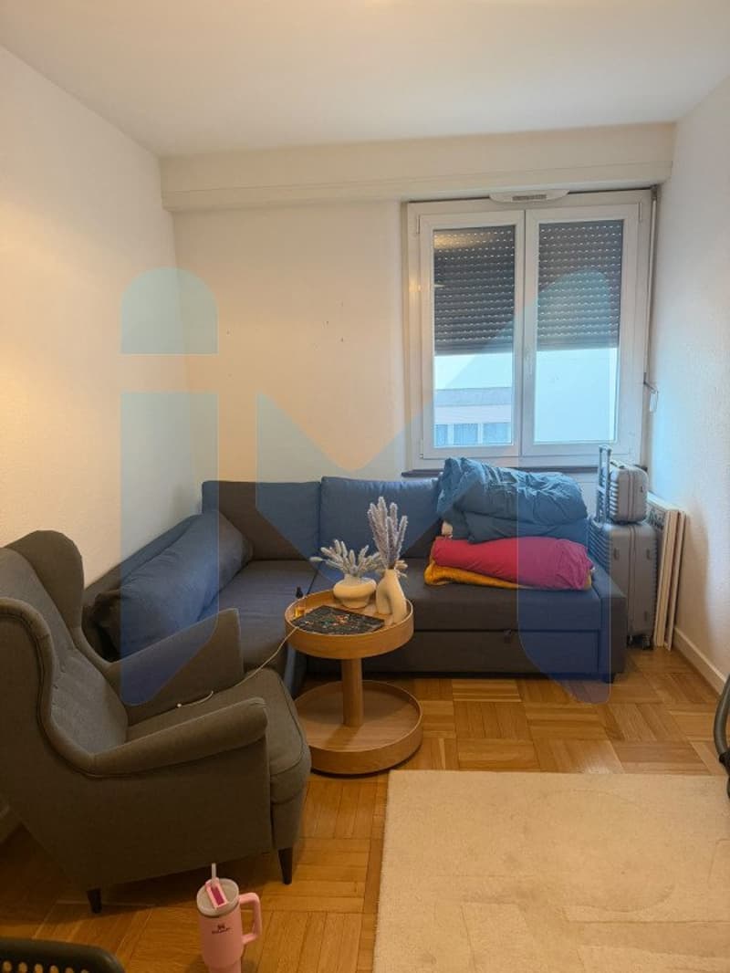Appartement de 4 pièces au 1er étage situé à Acacias 1227 (2)
