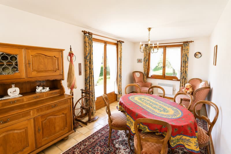 Villa individuelle de 6.5 pièces avec grand jardin de 1'618 m2 (8)