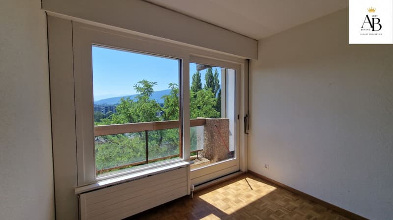 Elégant Appartement vue lac, résidence de luxe avec piscine intérieure & jacuzzi (10)