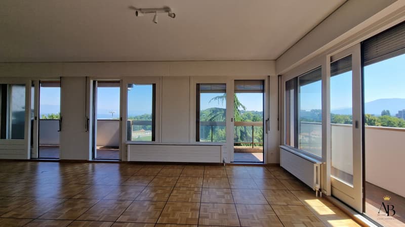Elégant Appartement vue lac, résidence de luxe avec piscine intérieure & jacuzzi (5)