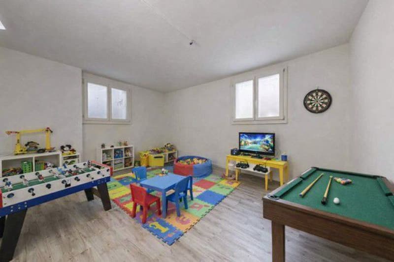 Rare à Prangins: Villa lumineuse et familiale avec un grand jardin fleuri (11)