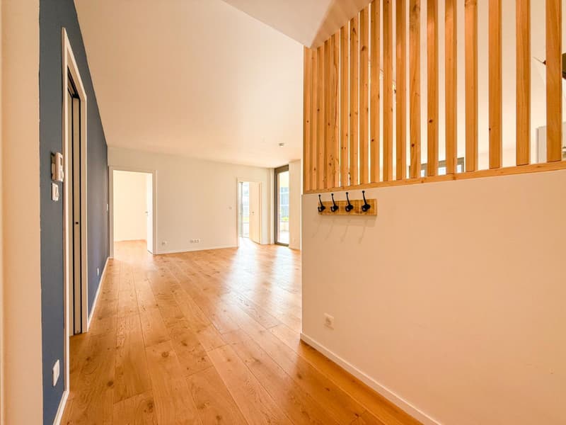 En France, Village-Neuf : Appartement 4 Pièces de Standing (2)