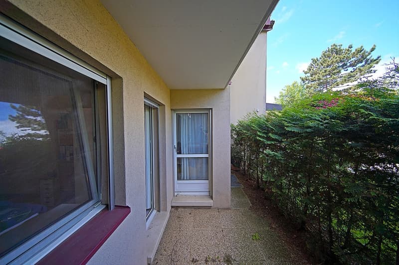 Spacieux rez-de-jardin bien situé (10)