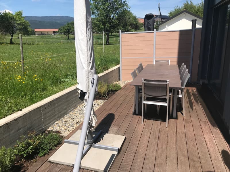 Spacieux duplex de 220m2 dans ancienne ferme rénovée à Essertines sur Rolle (1)