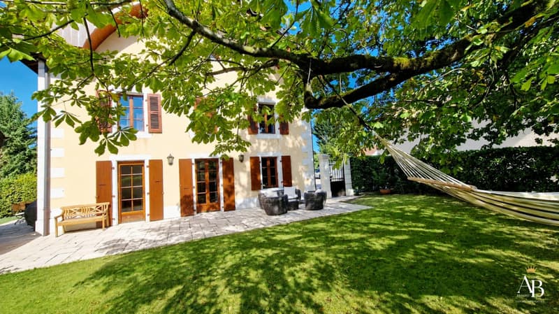 En exclusivité : Authentique Maison villageoise (1)