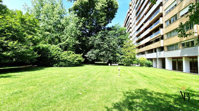 luxueux Appartement vue lac, Eléganterésidence avec piscine intérieure & jacuzzi (11)
