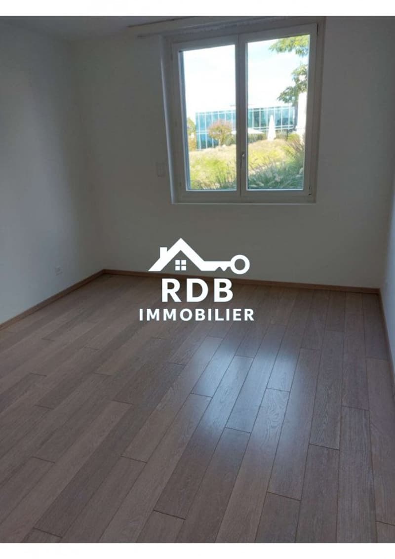 Appartement de 5 pièces au rez-de-chaussée situé à Vésenaz 1222 (4)