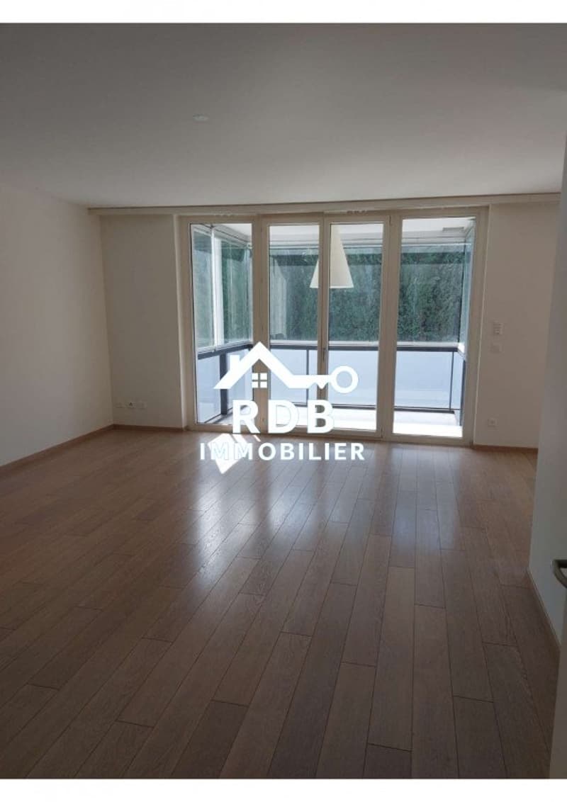 Appartement de 5 pièces au rez-de-chaussée situé à Vésenaz 1222 (3)
