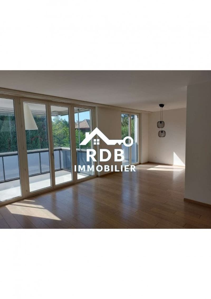 Appartement de 5 pièces au rez-de-chaussée situé à Vésenaz 1222 (2)