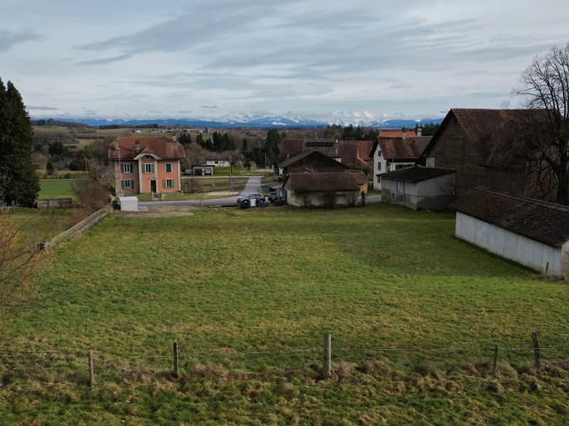 TREYTORRENS - TERRAIN CONSTRUCTIBLE AVEC VUE ALPES (1)