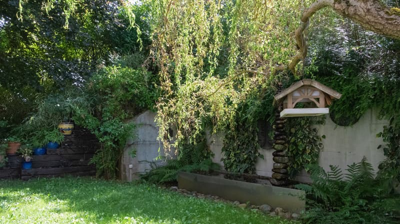 Loft avec jardin grand comme une maison + 4 parking. À 20 min du Flon (3)