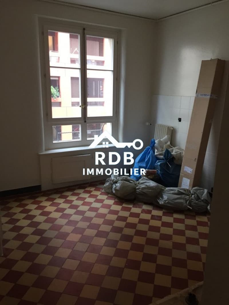 Appartement de 3 pièces au 1er étage situé à Genève 1205 (4)