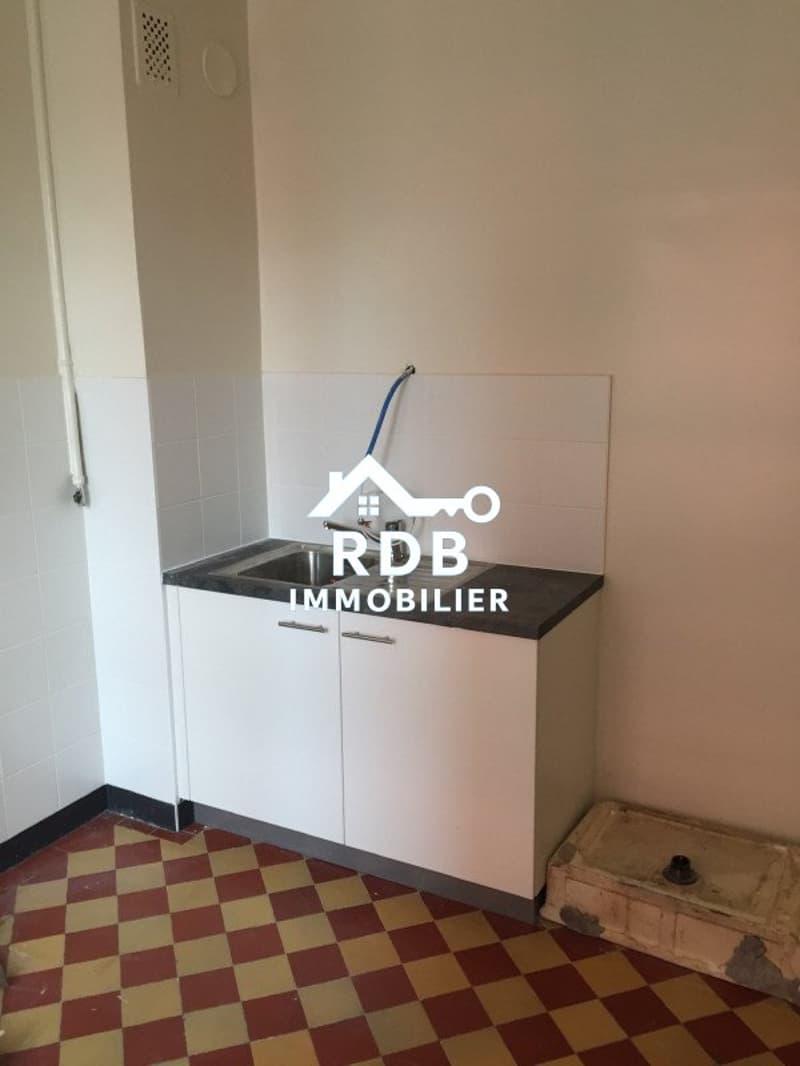 Appartement de 3 pièces au 1er étage situé à Genève 1205 (5)