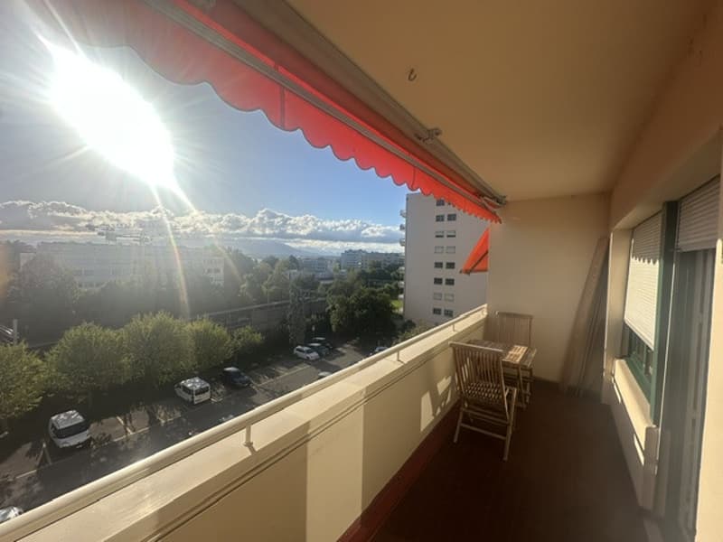 Appartement traversant lumineux, vue Alpes et lac. (1)