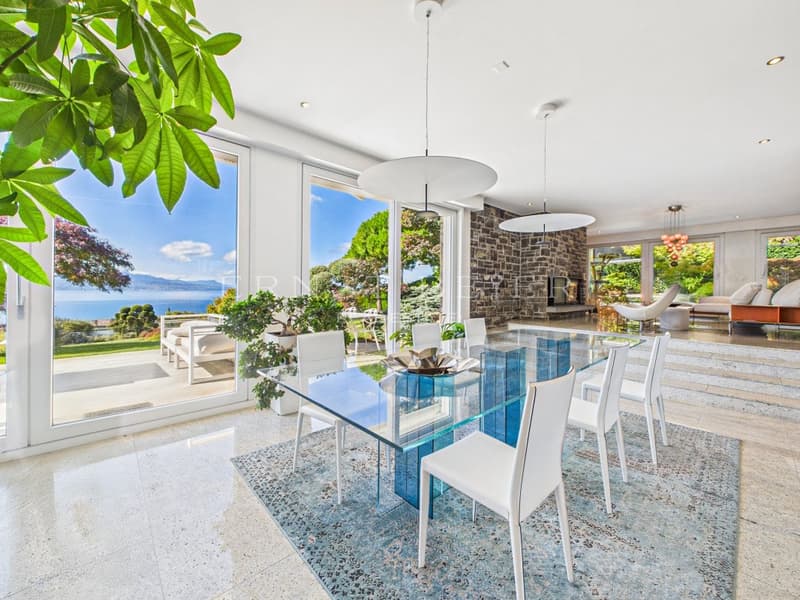 Propriété de prestige avec jardin paysager, piscine et panorama sur le Léman (3)