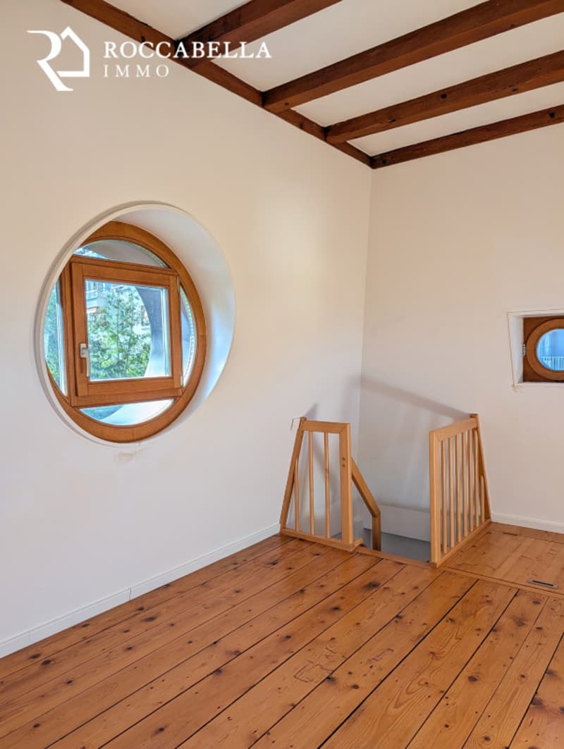 Magnifique duplex mansardé, charme et caractère au sein d'une demeure de maître (10)
