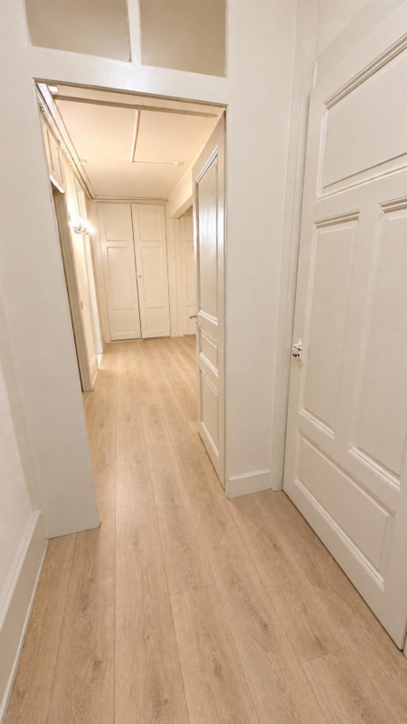 3 pièces rénové avec cachet - moulures, parquet - La Chaux-de-Fonds (2)