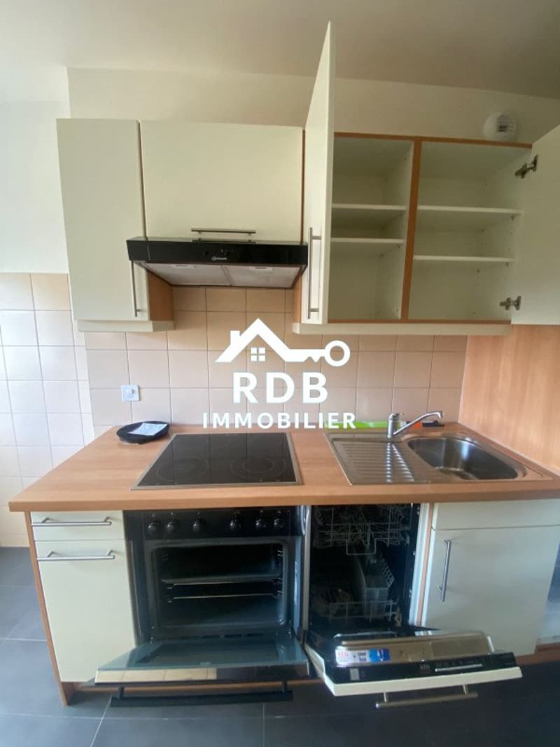 Appartement de 3,5 pièces au 4ème étage situé à Genève 1202 (8)