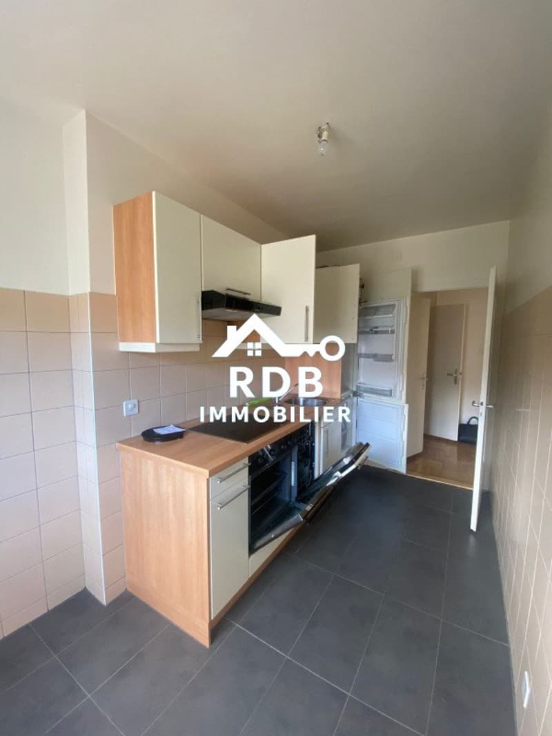 Appartement de 3,5 pièces au 4ème étage situé à Genève 1202 (6)