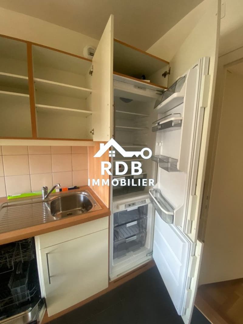 Appartement de 3,5 pièces au 4ème étage situé à Genève 1202 (7)